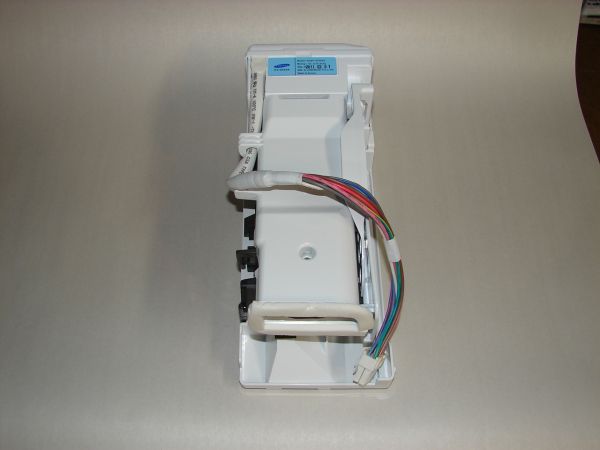 WR30X10097 General Electric Refrigerator 7-Cube Icemaker